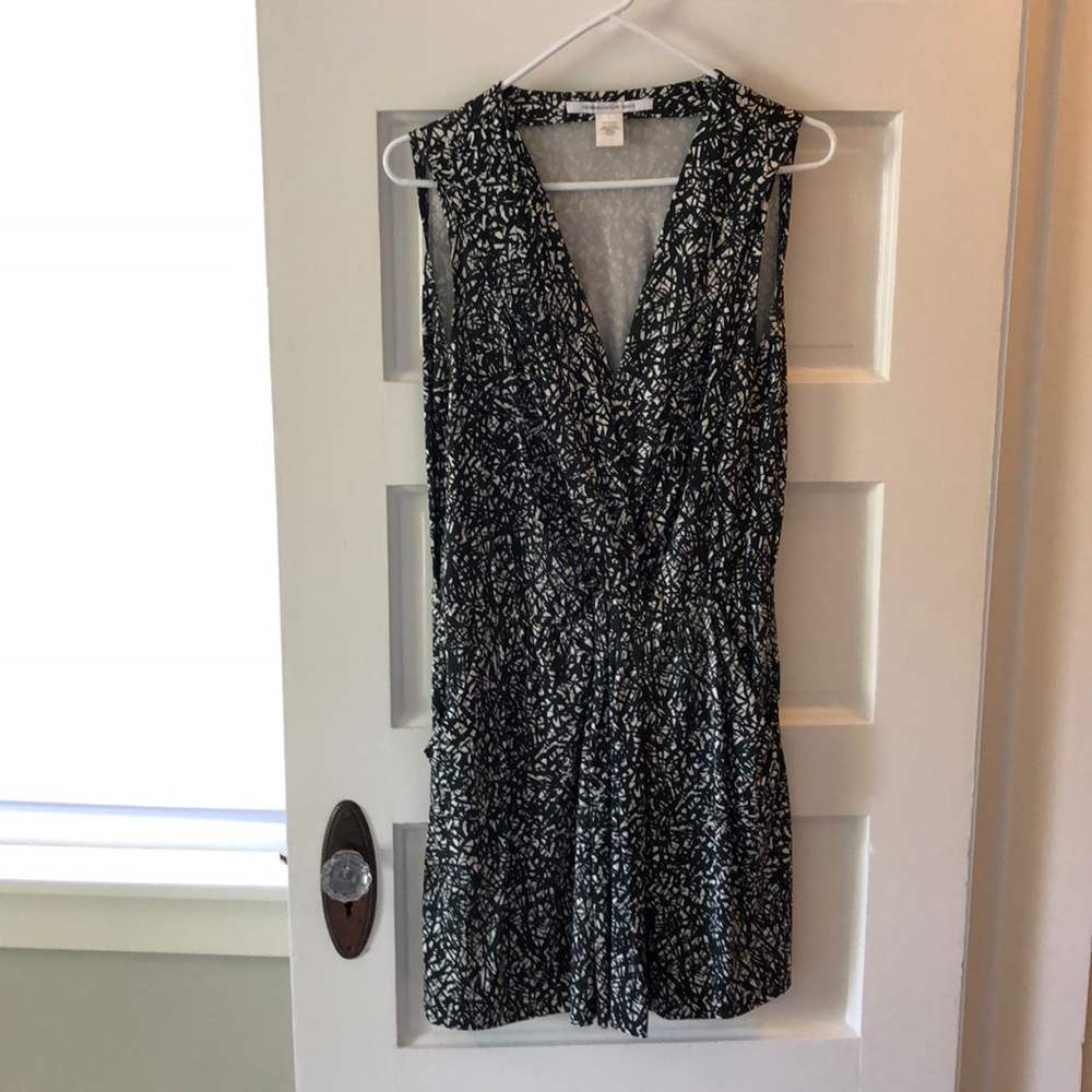 DVF silk dress. Green and white print. Versitle.